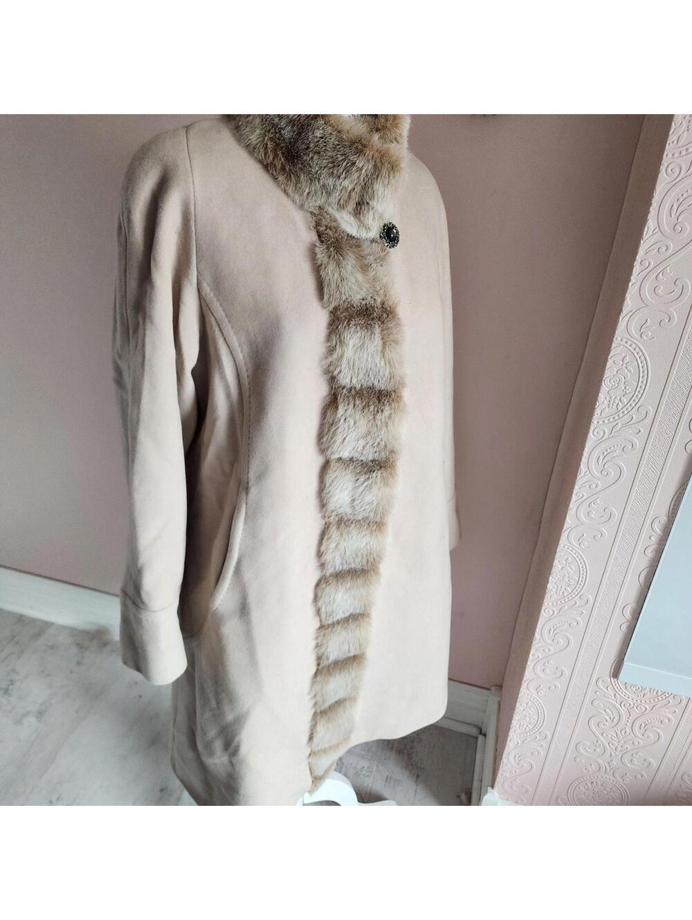 Albert Nipon Ivory Wool Blend Faux Fur Trim Coat Women’s M flawless